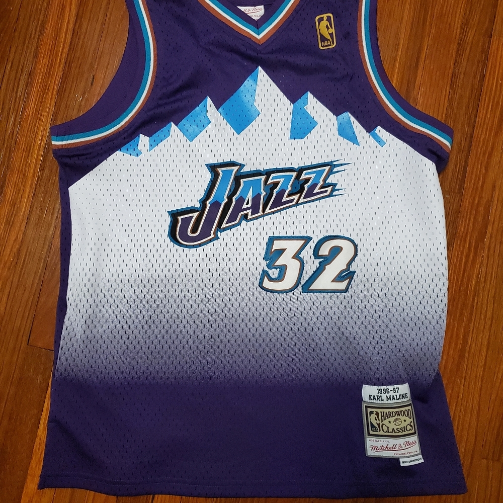 Karl Malone Throwback mitchell and ness jersey